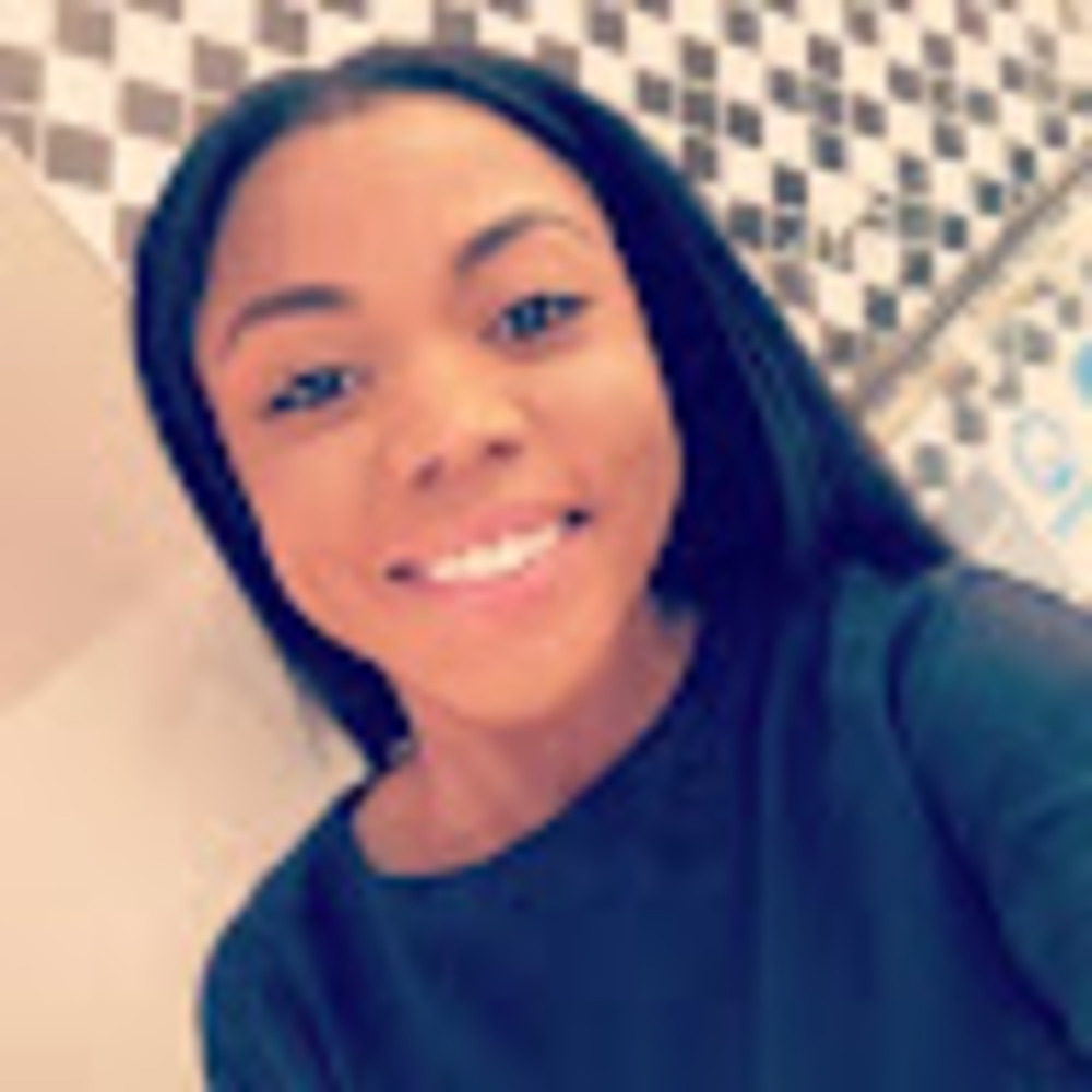 Meet your Posher, Olivia
